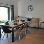 Au Pied De La Redoute