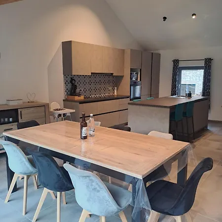 Au Pied De La Redoute *