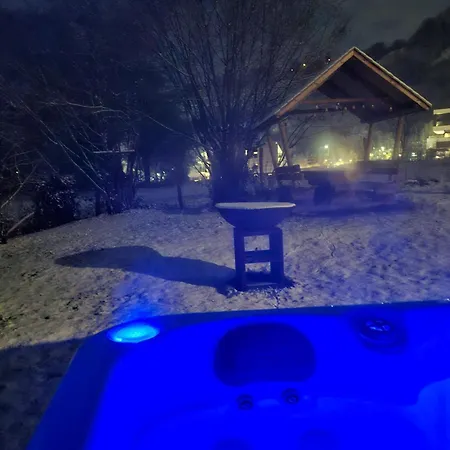 Au Pied De La Redoute