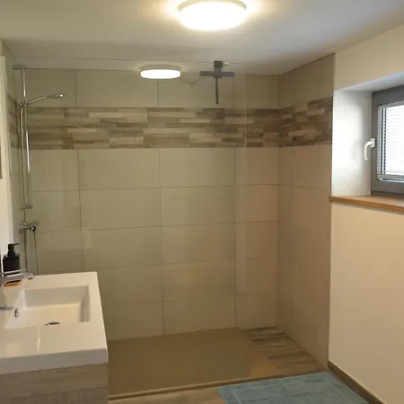 Au Pied De La Redoute *